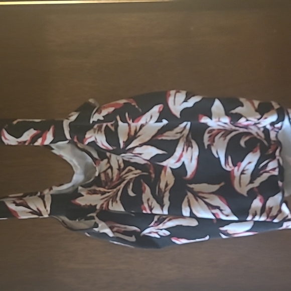 Cute Floral Top - Picture 2 of 2